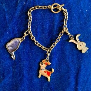 🌼2/$12 "Secret Life of Pets" 2016 charm bracelet. Signed Universal Studios